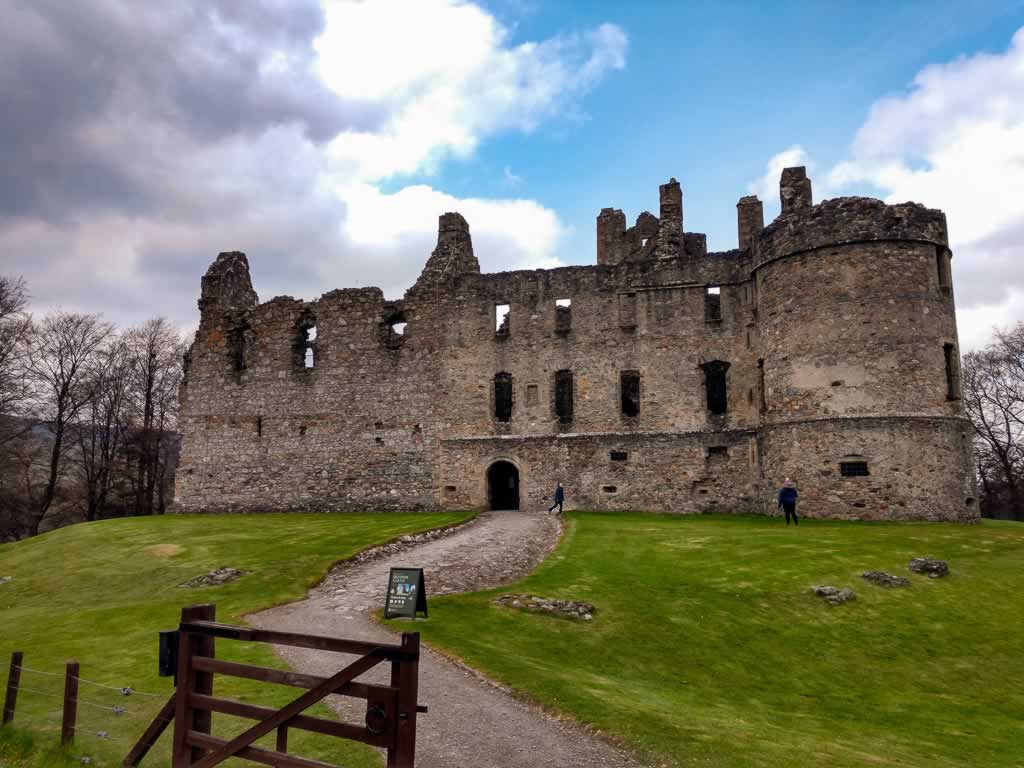 balvenie-castle-scotland-castles-and-drams-tour